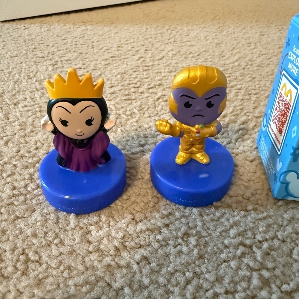 ❤️  NIP Disneyland 70 Thanos and Evil Queen McDonalds Happy Meal Toy - Picture 6 of 11
